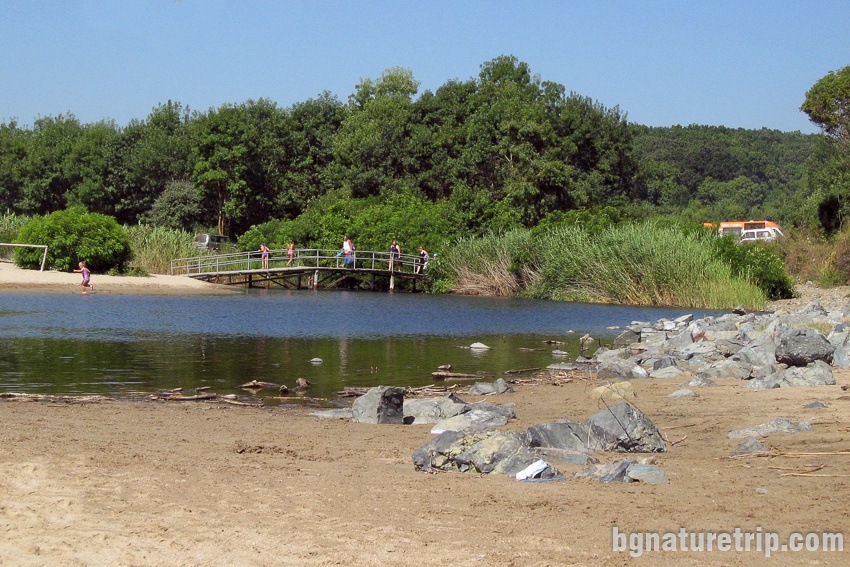 A small bridge for crossing the Silistar River